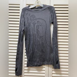 Lululemon athletic top size 4 gray